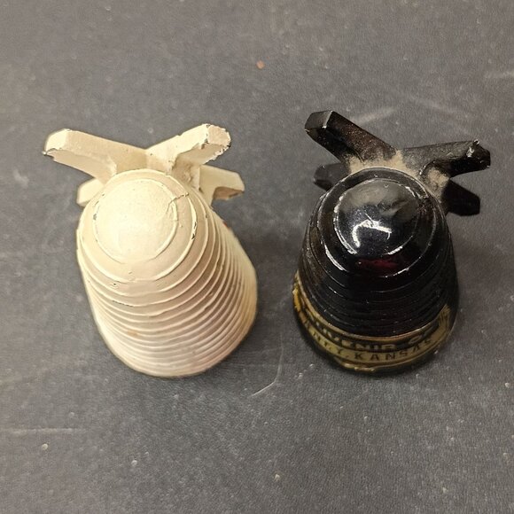 VTG Dutch Windmill Salt & Pepper Shakers Souvenir Of Caney Kansas Hand-Painted - Picture 15 of 15